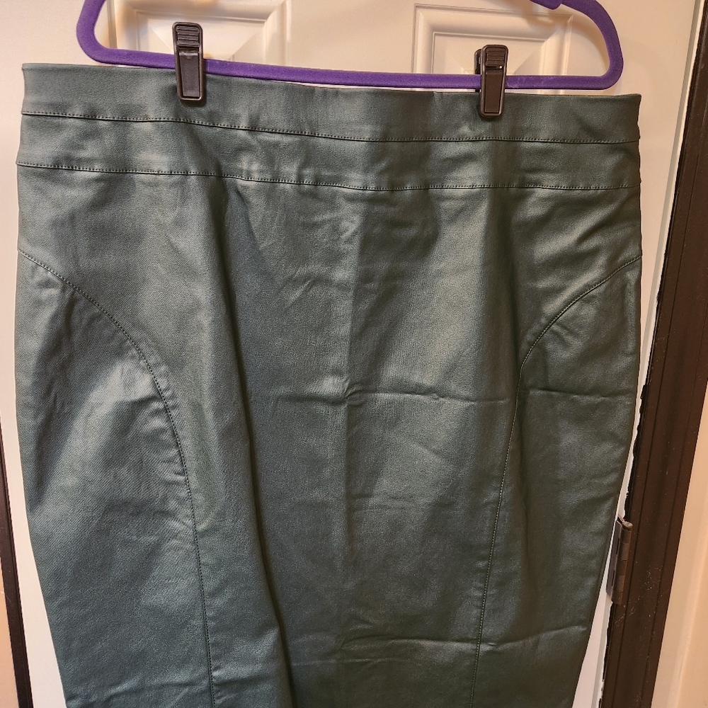New York & Company Green Midi Pencil Faux Leather Skirt for Work/play NWOT